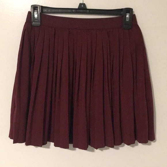 Pleated skirt - Picture 3 of 3